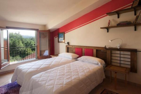 Charming House in Decollatura with Jacuzzi